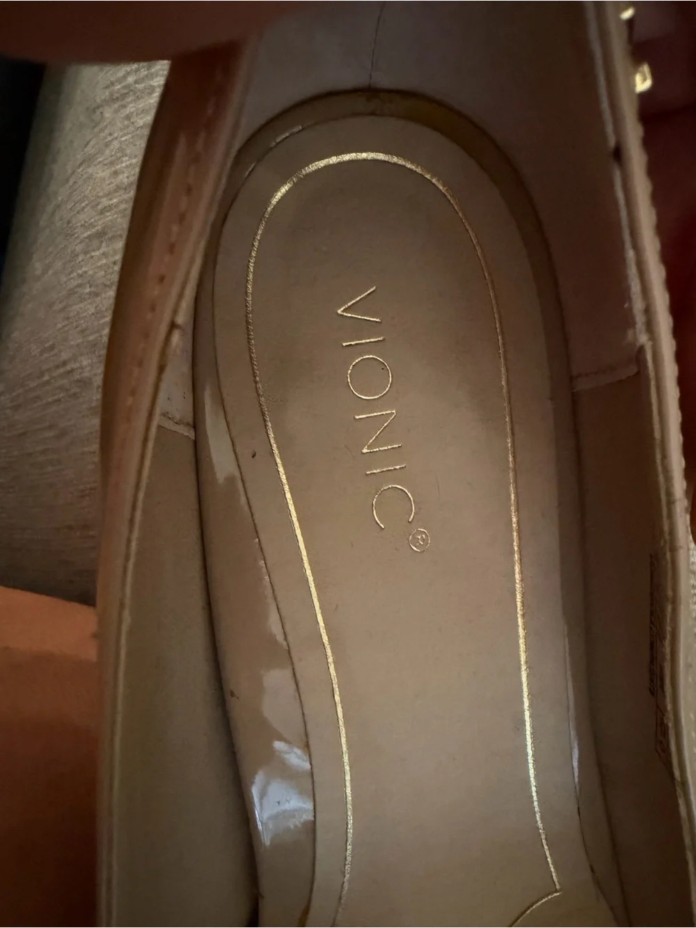 Vionic Women's Beige Patent Pointed-Toe Heels 10 wide